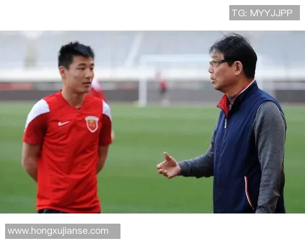 三位中国足球球星的职业生涯与贡献分析：从武磊到郑智再到郜林的成长与挑战